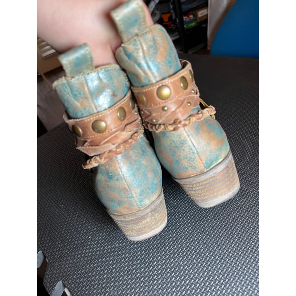 Distressed Corral Turquoise Metallic Western Studded Boots 8.5 pull-on - Picture 5 of 8
